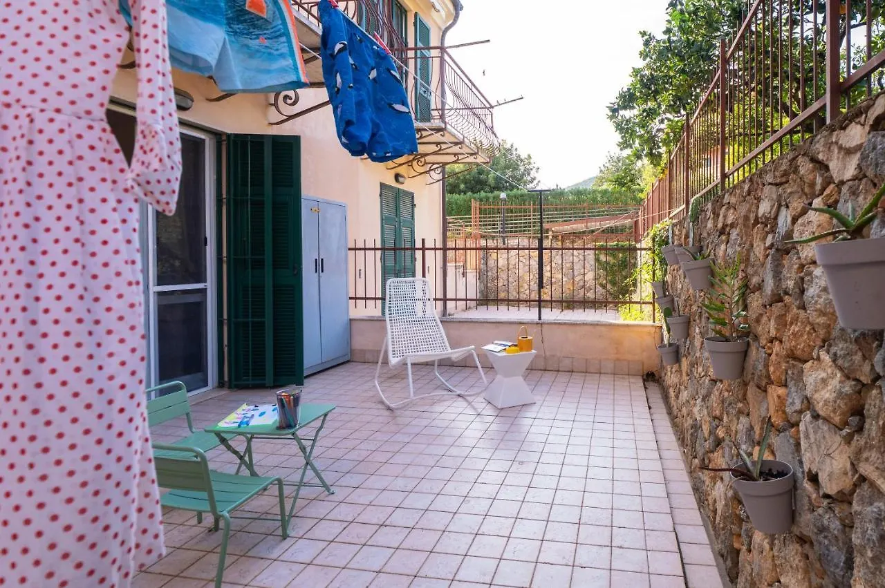 Babyaccommodation Family Garden Borgio Verezzi Apartament